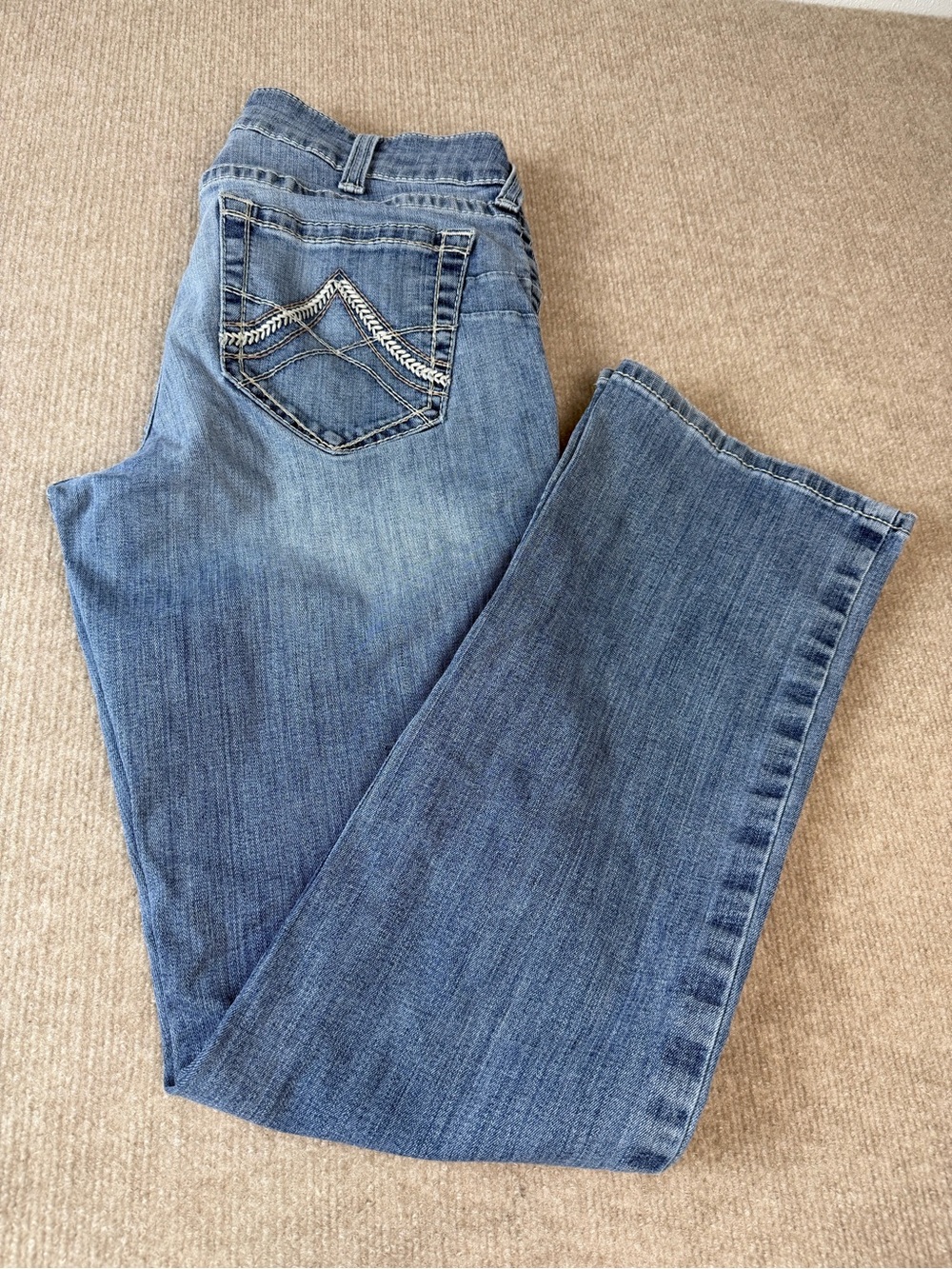 Ariat Women's Mid Rise Straight Blue Jeans Embroidered Back Pockets Western